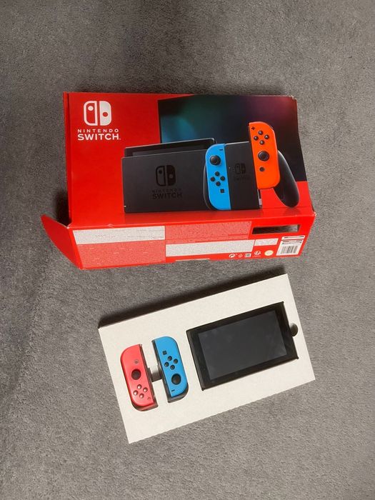Nintendo switch jak nowe.  Zestaw