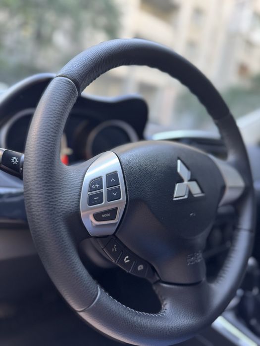 Продам  своє авто  Lancer X (выпуску.  11.2015) в надійні руки)