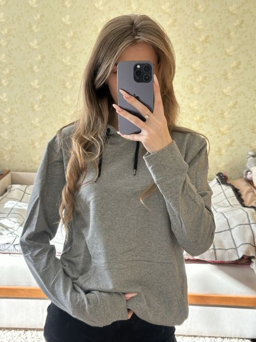 Сірий чоловічий светр