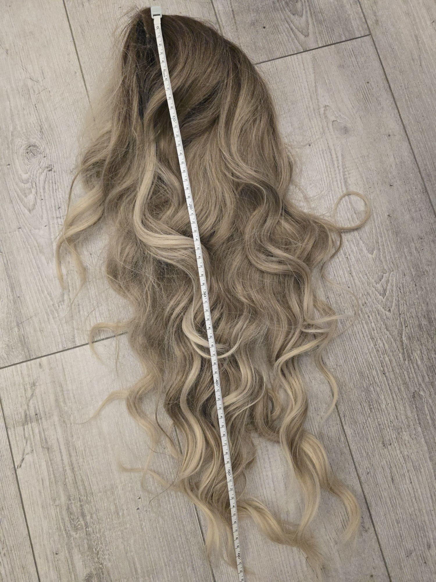 Peruka ombre blond beż pofalowana kręcone włosy