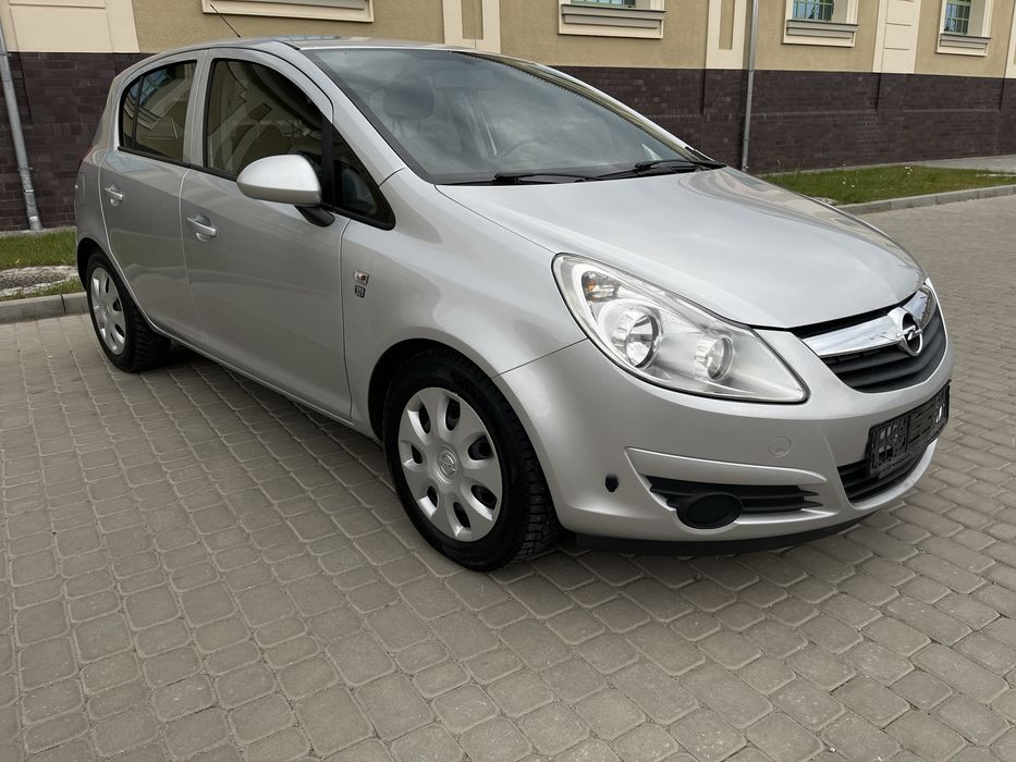 Opel Corsa 1.4 benzyna 5 drzwi 2009r stan Bdb mały przebieg