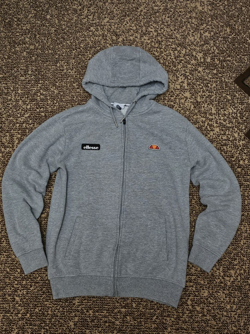 Зипка Ellesse/идеальное состояние/М размер