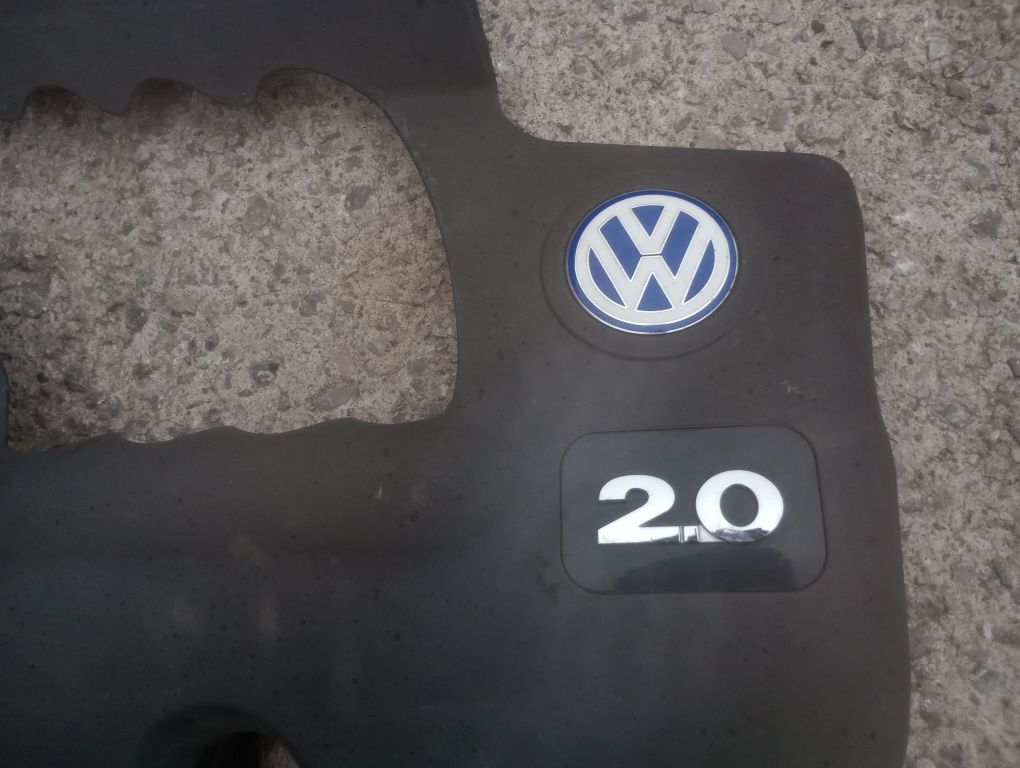 VW Golf lV 4 2.0 benzyna osłona pokrywa silnika 06A.103.925.AJ