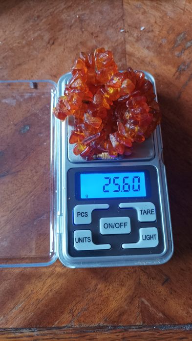 Колье и ожерелья из натуральных камней.