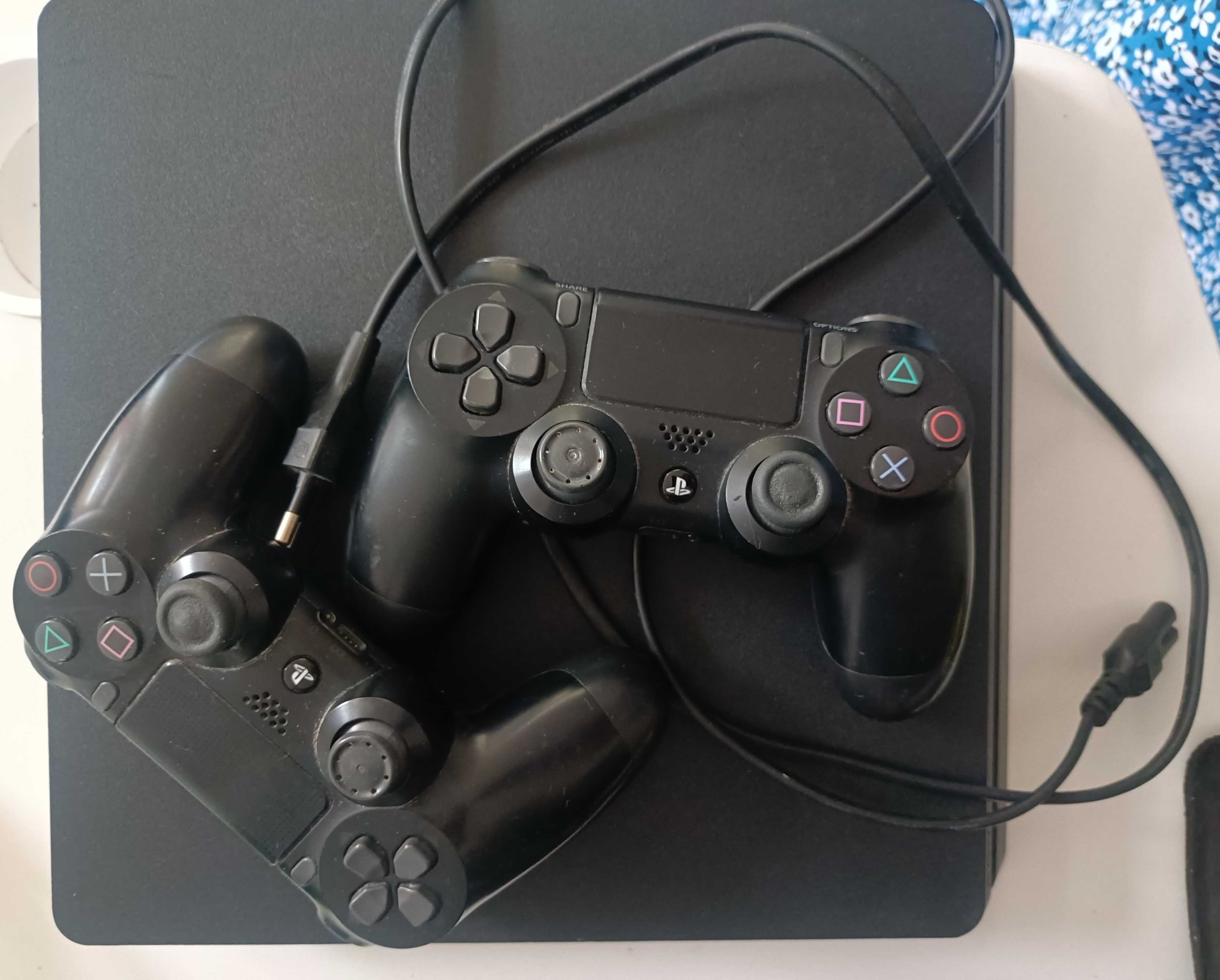 PS 4 plus 2 pady