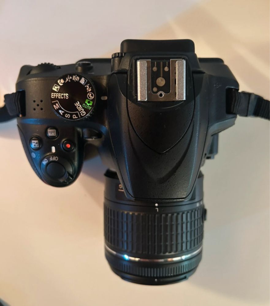 Nikon D3400 - Camara Reflex