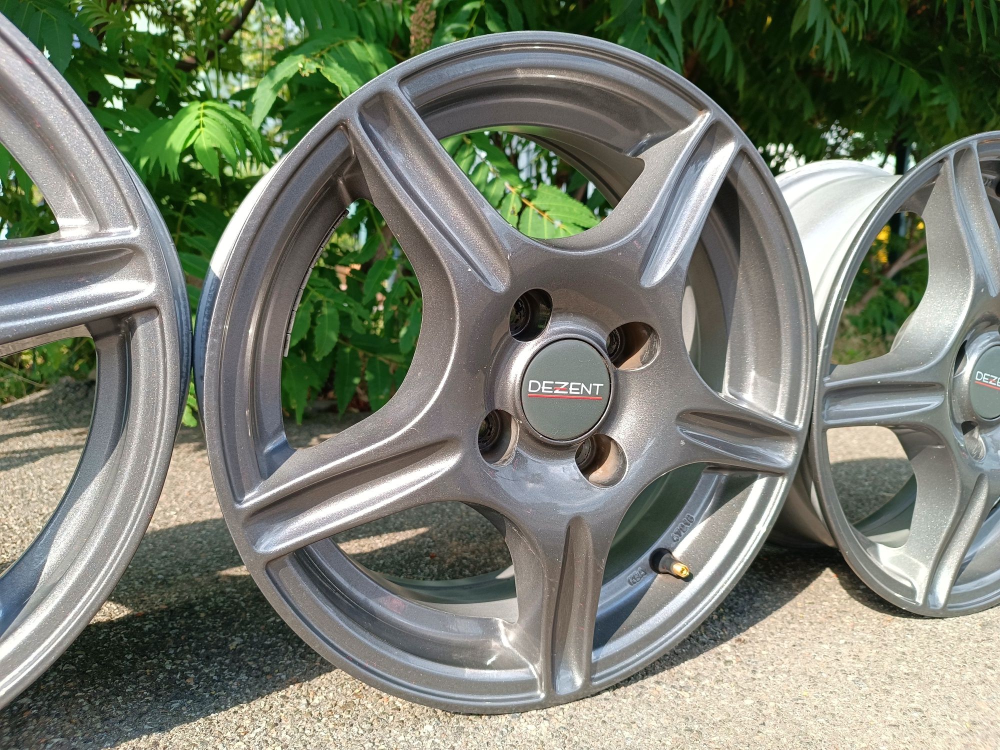 Диски, титани Dezent R14 4x100 ET35 J5.5 Авео Ланоc Opel Accent Рено