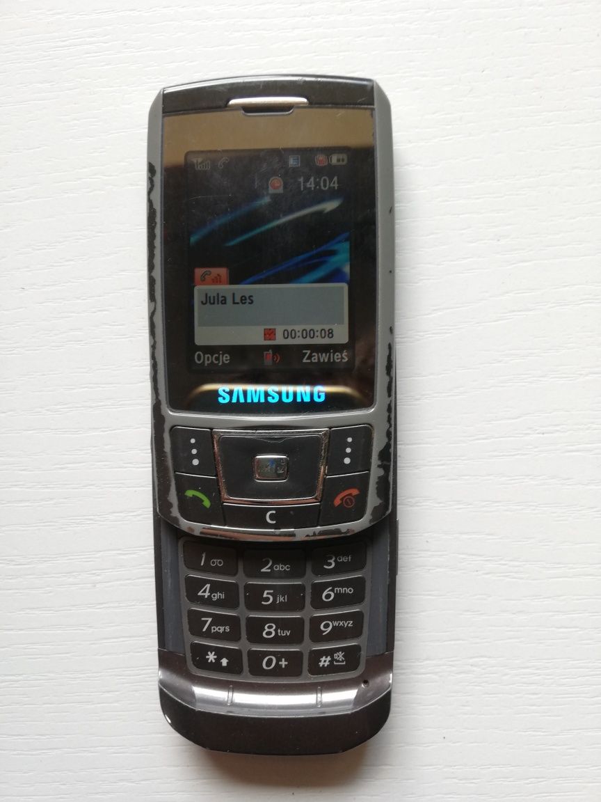 Samsung d 900 prawie sprawny