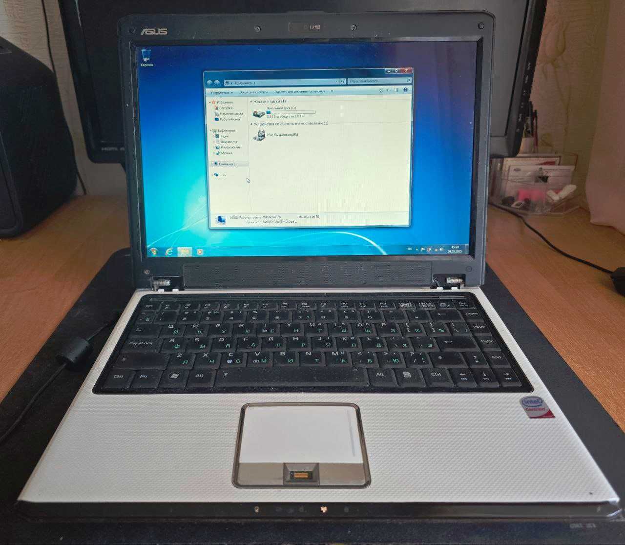 ноутбук asus intel 2 ядра, 4Гб ОЗУ, SSD 256Гб