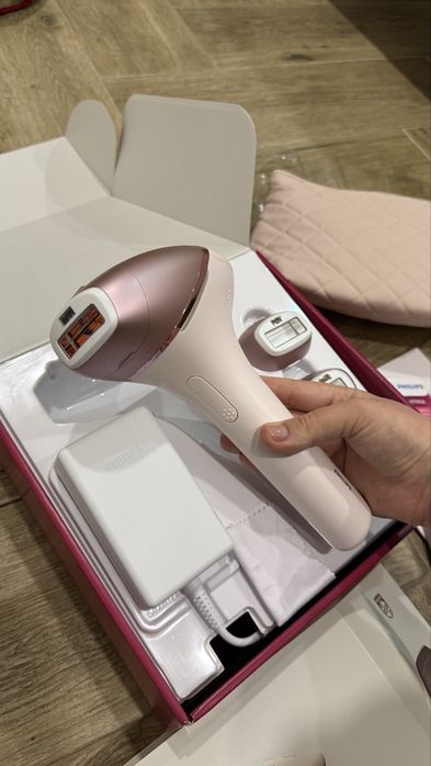 Фотоэпилятор Philips Lumea Series 9900