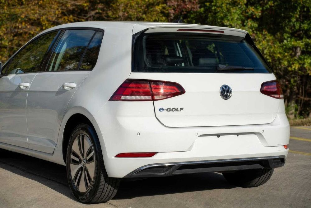 Volkswagen e-Golf SEL Premium      2017