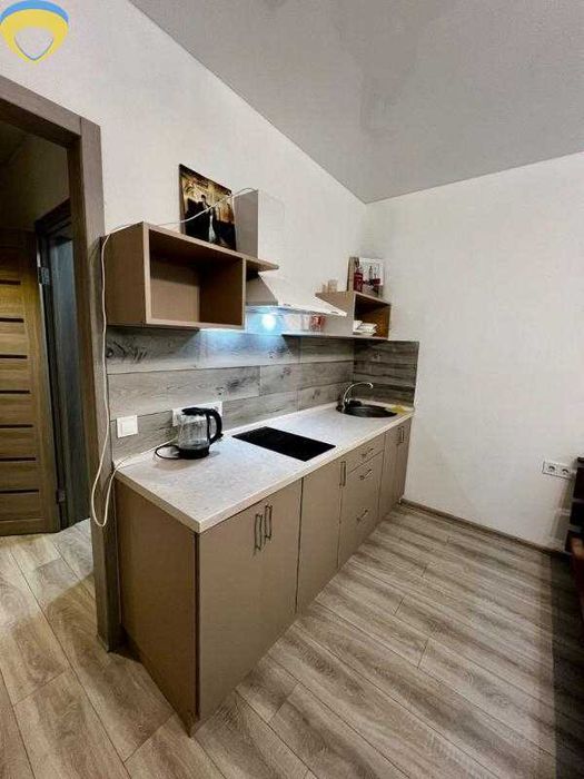 Квартира з ремонтом та краєвидом моря в новому будинку.