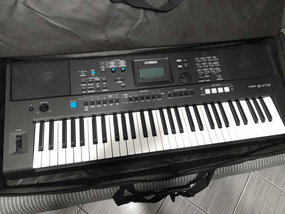 Keyboard Yamaha psr e473 wraz z akcesoriami