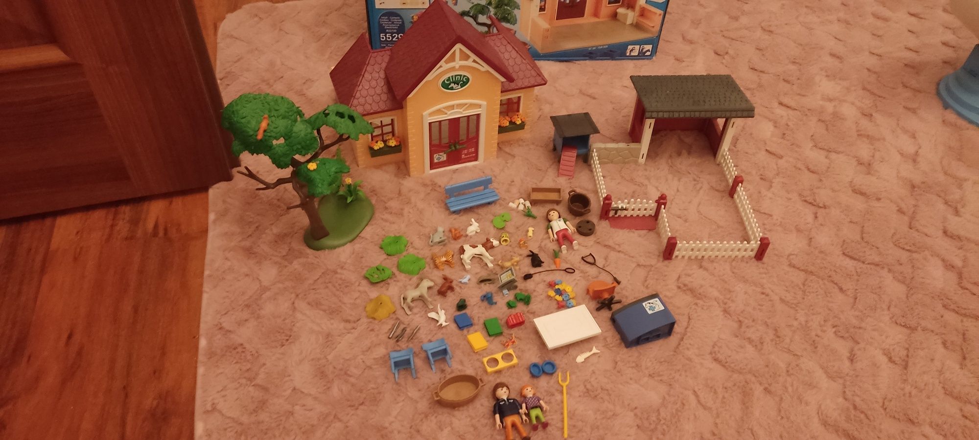 Playmobil gabinet weterynaryjny z wybiegiem