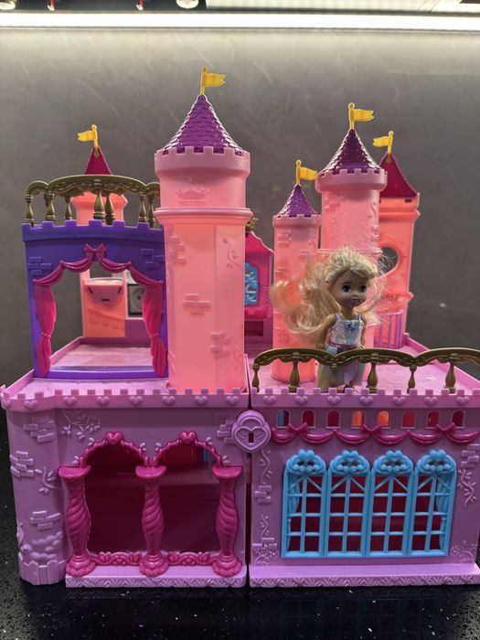 Іграшковий замок принцеси Софії