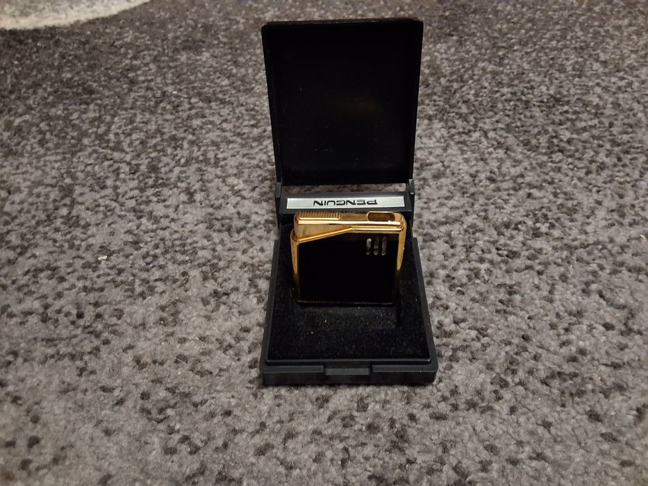 Запальничка Газ винтажна PENGUN в упаковцi в гарному станi