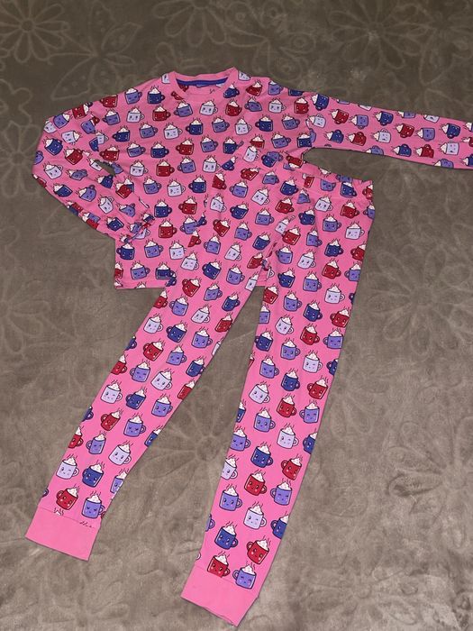 Яскрава трикотажна піжама на дівчинку