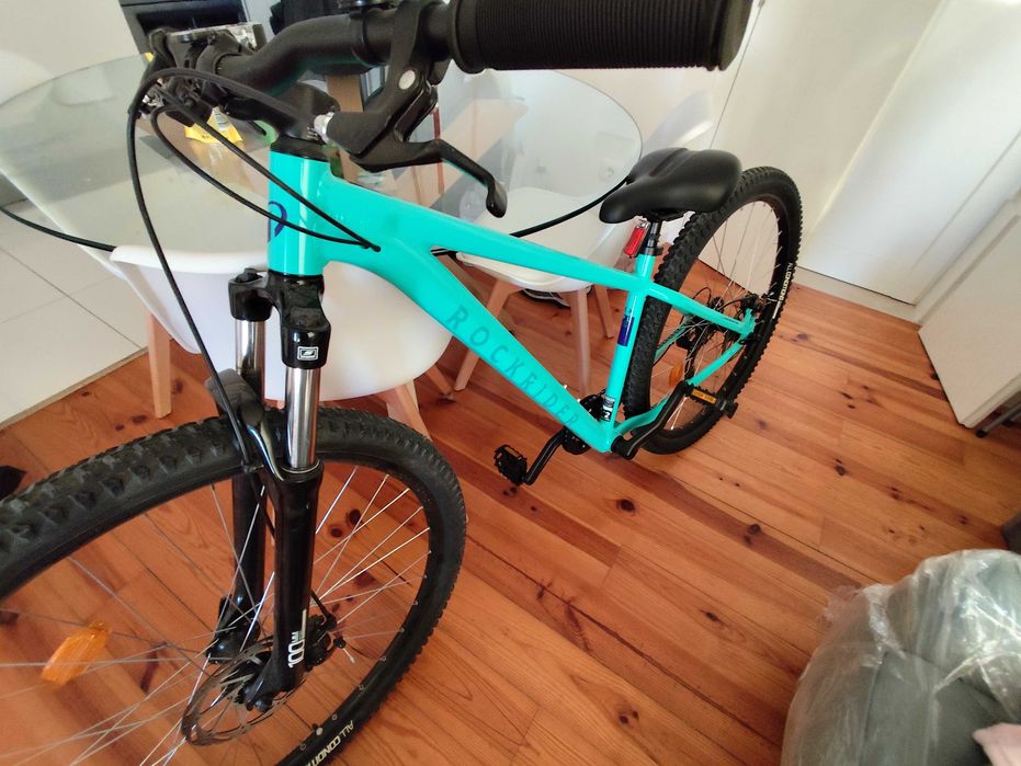 Bicicleta completamente nova