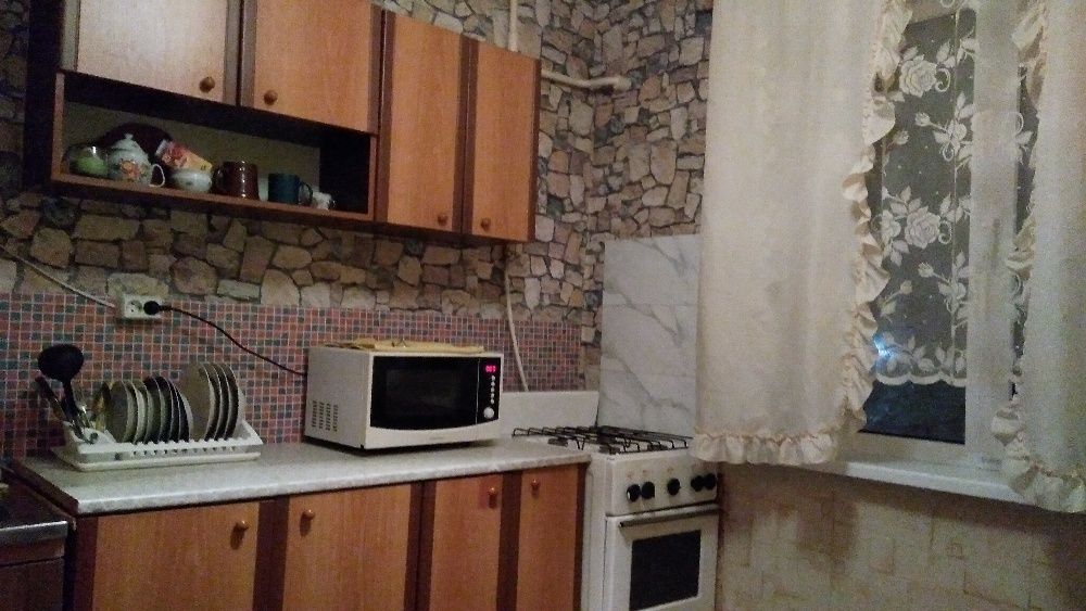 2 до квартира біля ринку Виноградарь, ліс.  ЦСМ на Порика недалеко