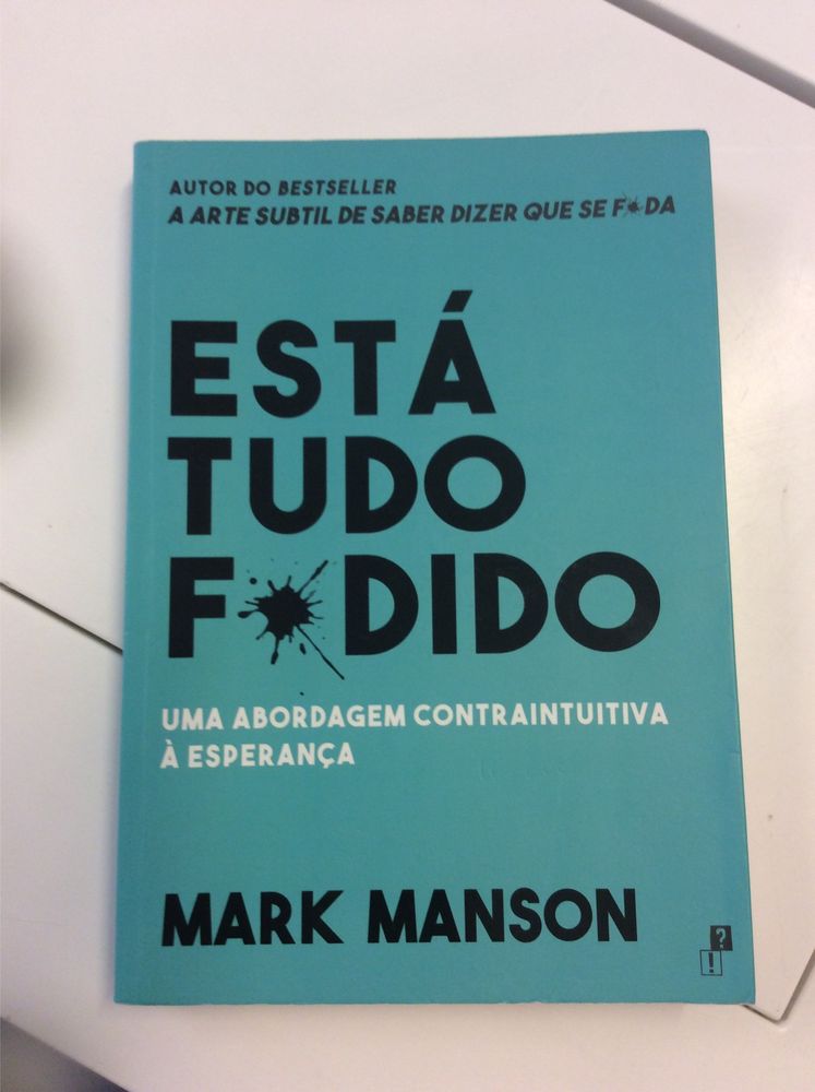 Livro "ESTÁ TUDO F0DIDO"