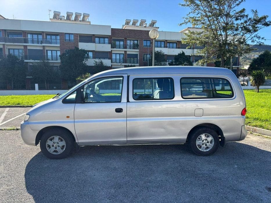 HYUNDAI H1 2.5 DIESEL 100cv - 6 LUGARES - 2002-05