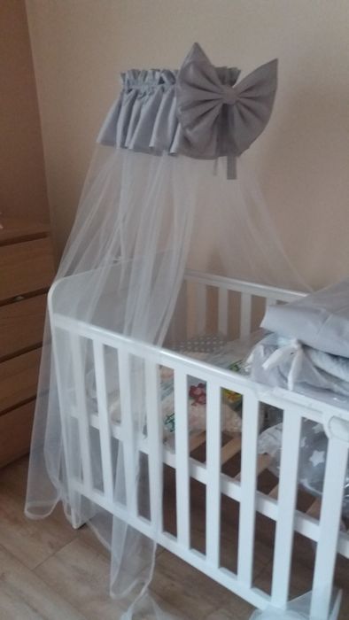 Baldachim ze stelażem do łóżeczka dzieciecego