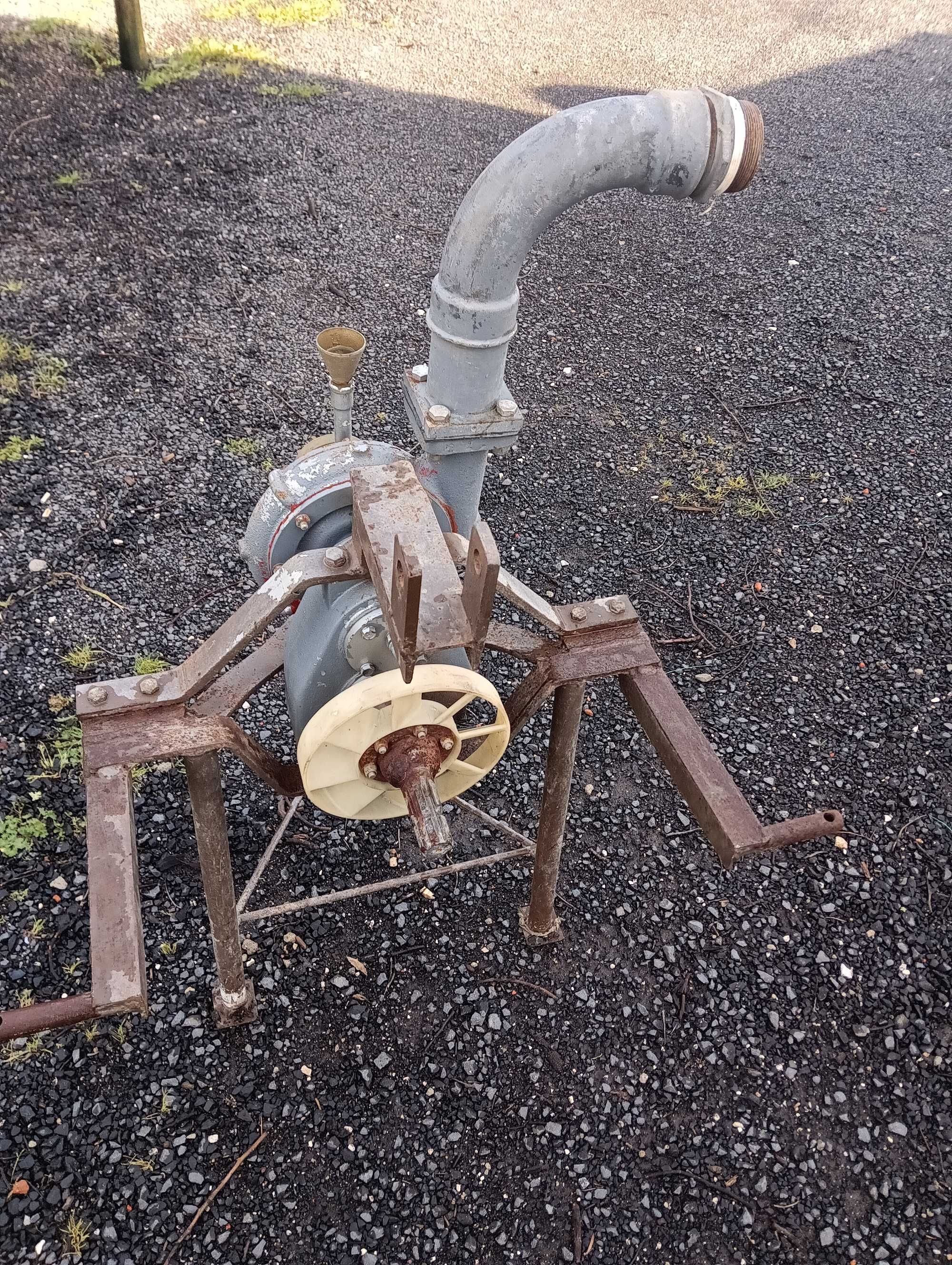 Bomba de rega para trator