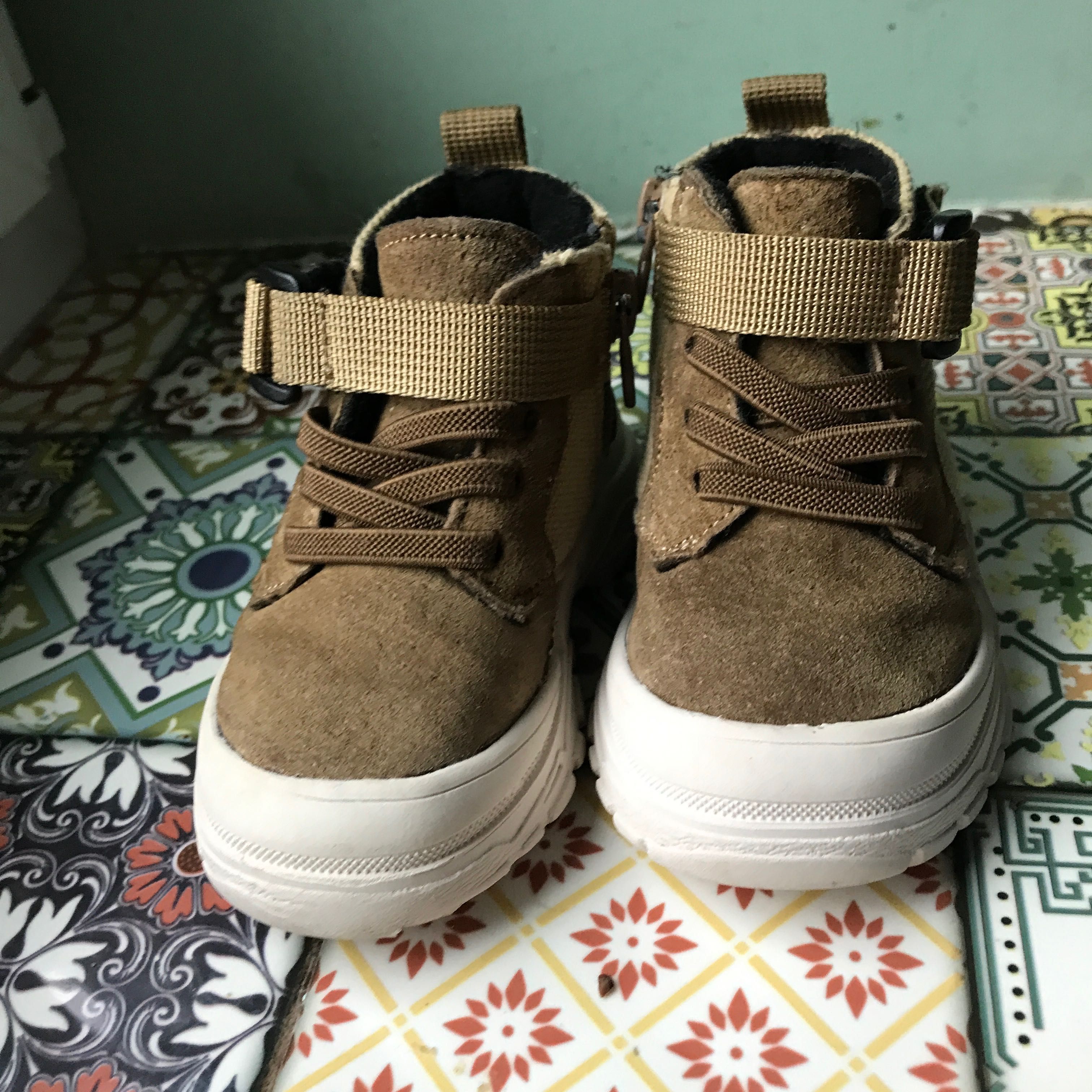 Взуття для дитини