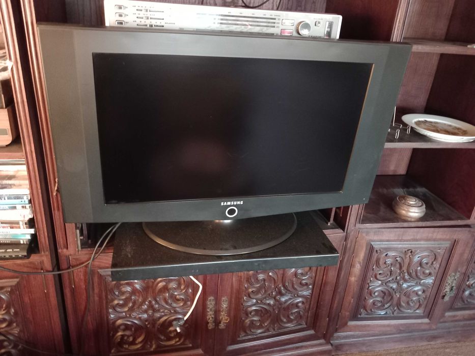 Televisão Samsung LCD 37"
