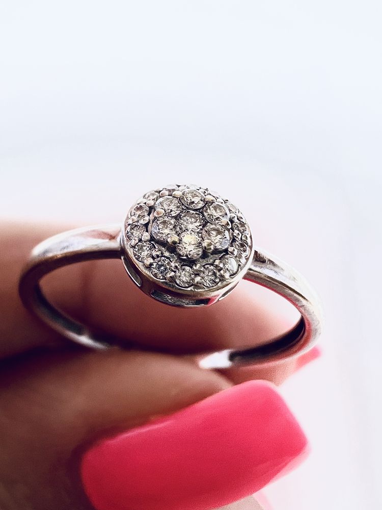 Мерцающее золотое кольцо с бриллиантами белое золото 585 проба