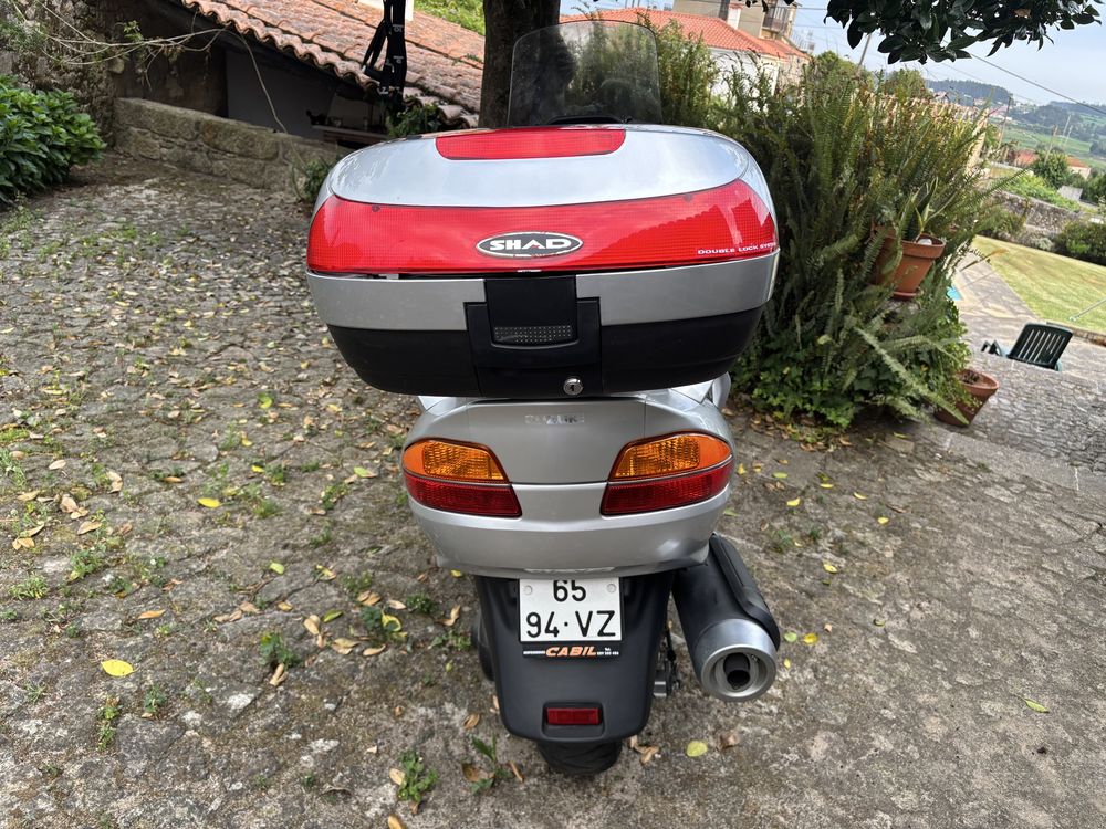 Moto Suzuki Burgman 650