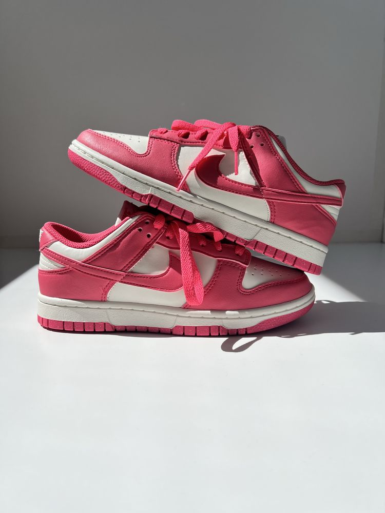 Nuke Dunk Low Aster Pink нові, оригінал