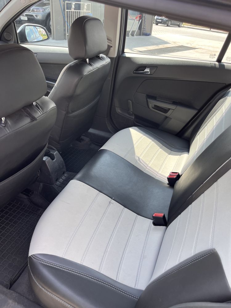 Opel astra h хетчбек