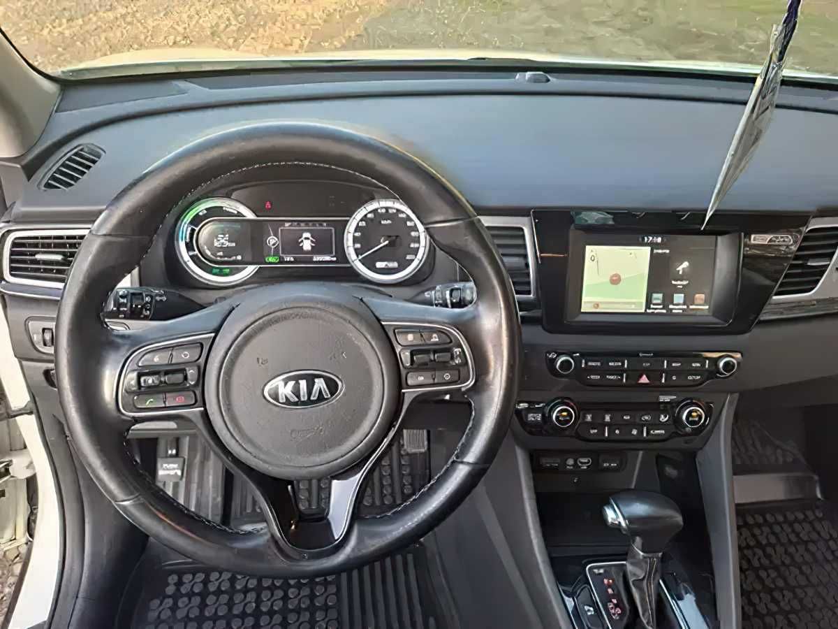 2019    Kia  Niro