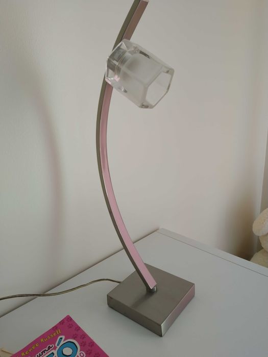 Candeeiro de teto e candeeiros de mesa