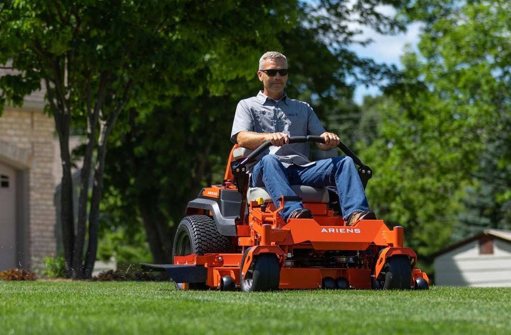 Traktorek Ariens Edge 42" Zero-Skręt Traktorek Ogrodowy Kosiarka 107Cm