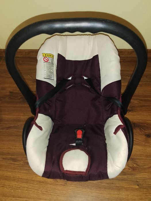 Fotelik samochodowy 0-11kg.