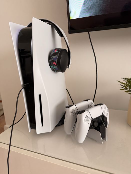 PS5 Standard (c/Leitor CDs) 2 Comandos