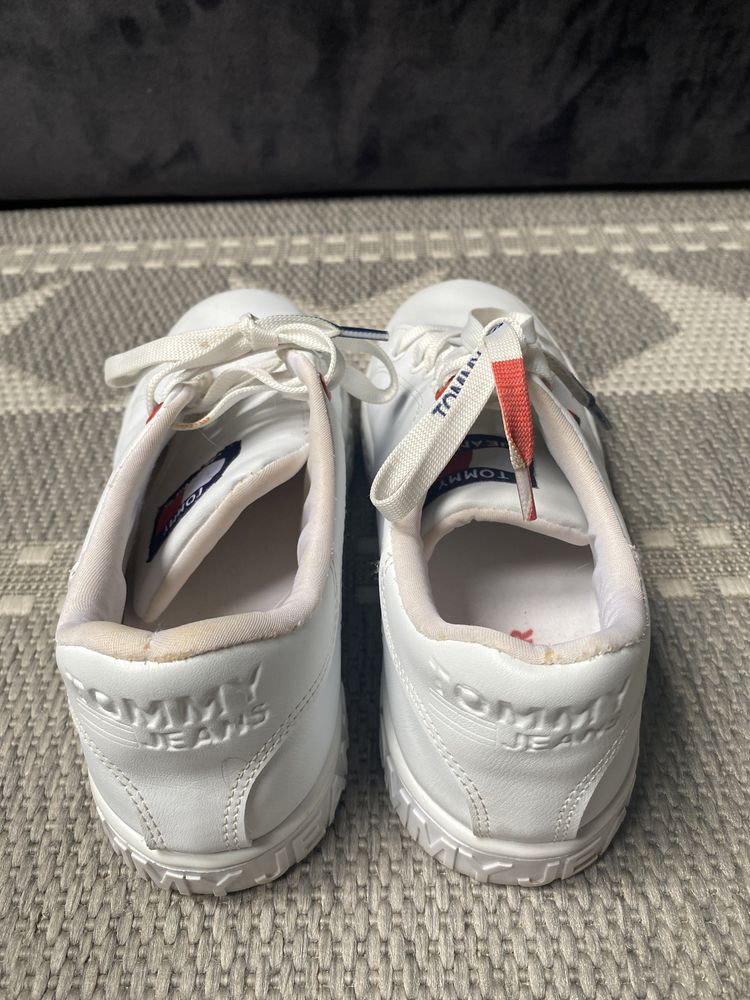 Buty sportowe sneakersy Tommy 38 białe