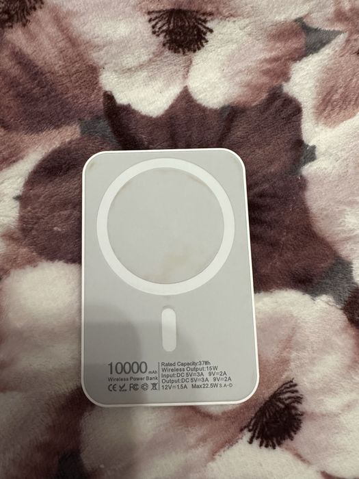 Павербанк бездротовий