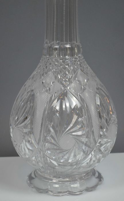 Decantador de cristal cortado à mão com seis compartimentos