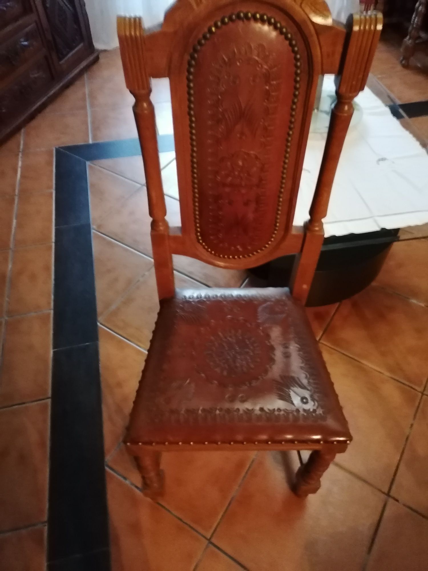 Vendo 6 cadeiras de sala