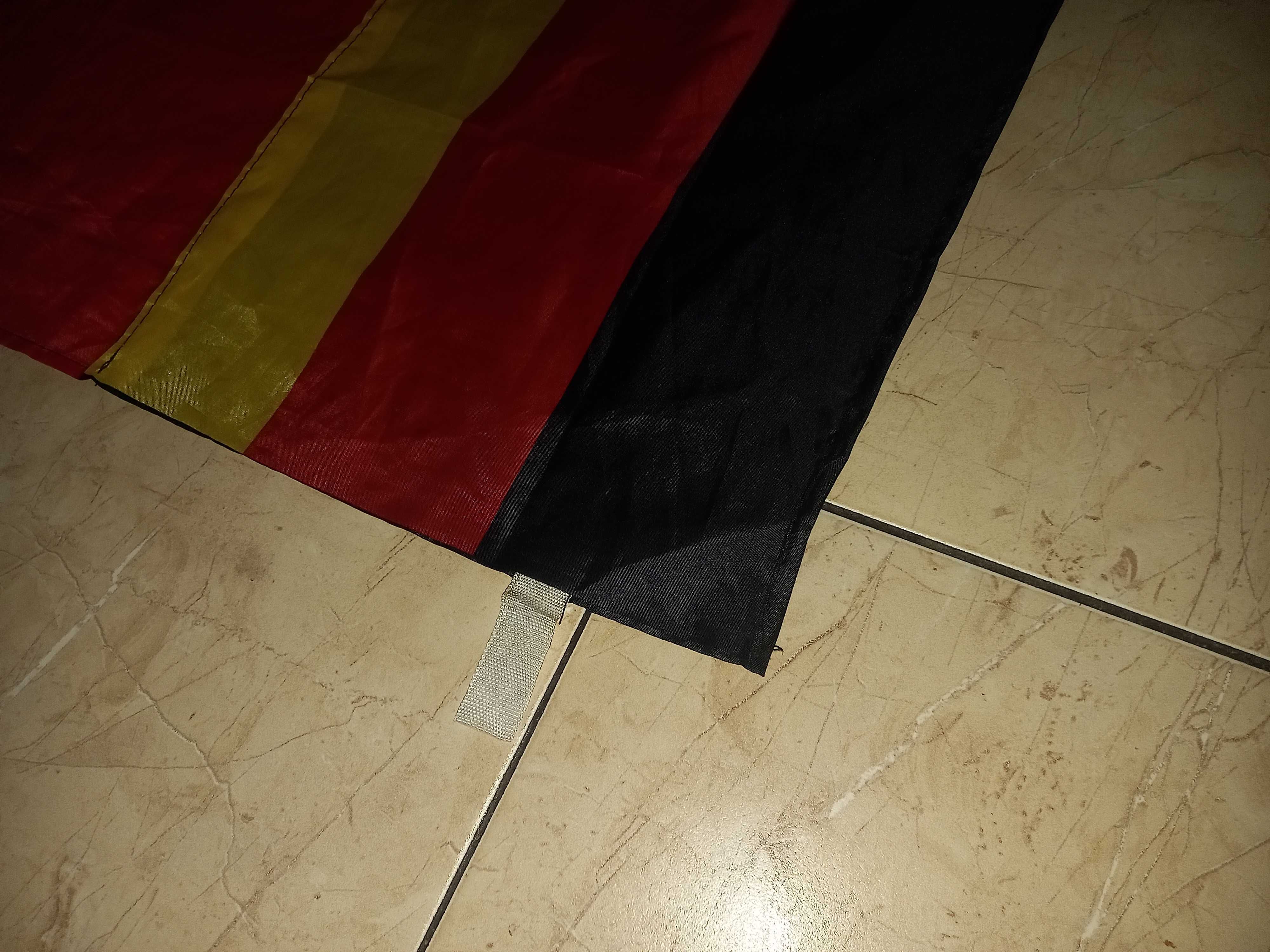 Flaga Niemiec kibica z rękawami 86x148cm. + gratis