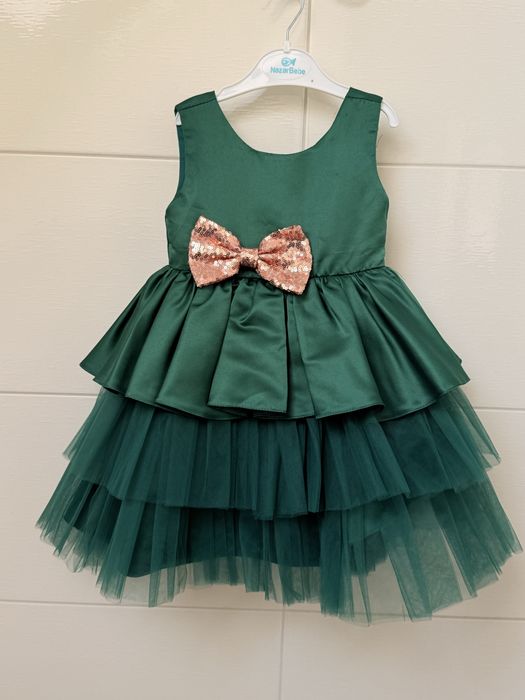 Прокат/оренда суконь костюмів (ялиночка,цукерка,сніжинка/нічка)