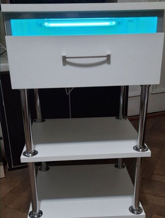 Стіл манікюрний стіл для манікюру.