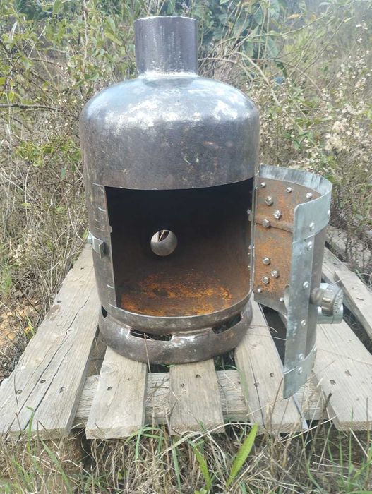Fogão / Salamandra / stove artesanal, feito de uma botija de gás.