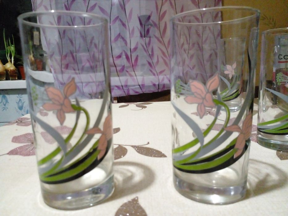 Набор стеклянных стаканов