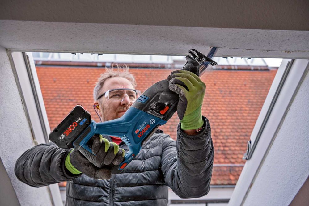 Аккумуляторная сабельная пила Bosch GSA 185-LI, SOLO (06016C0020)