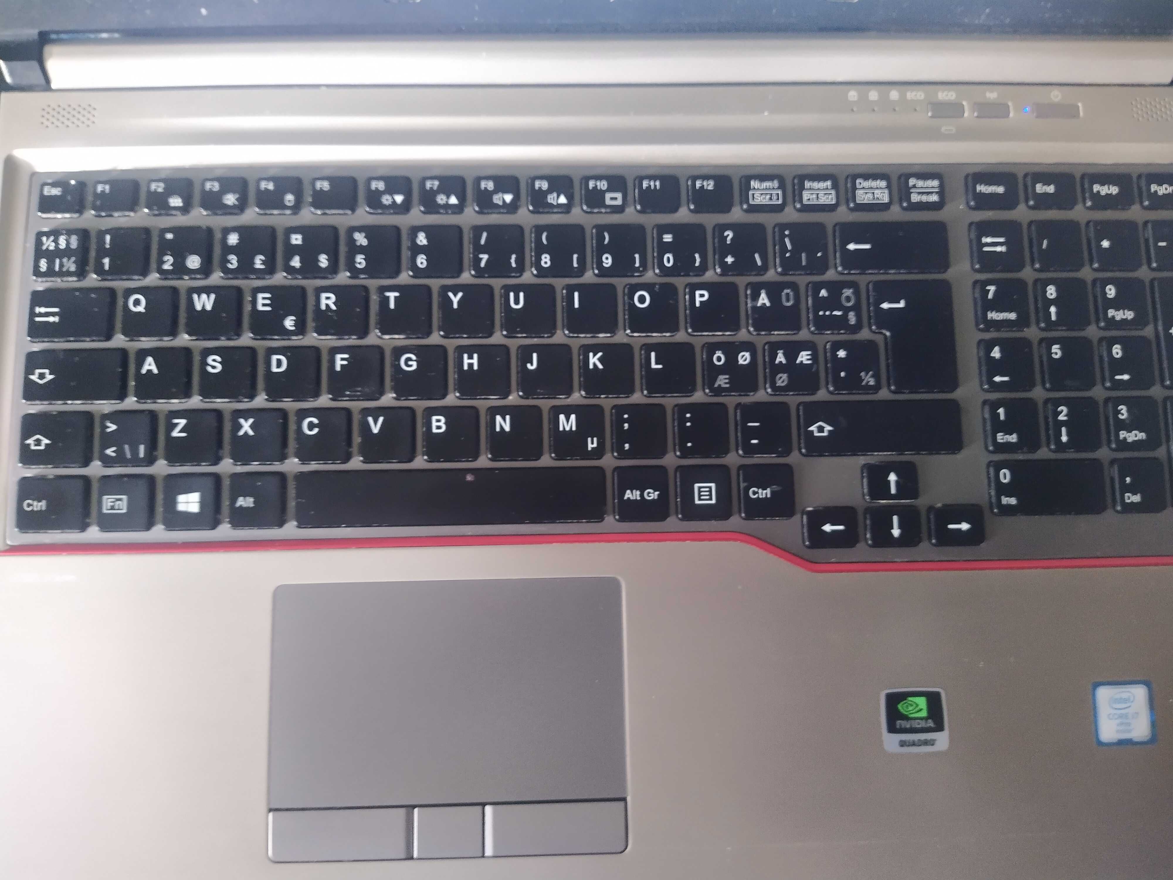 Laptopy Fujitsu H730/H760/S904 iS936