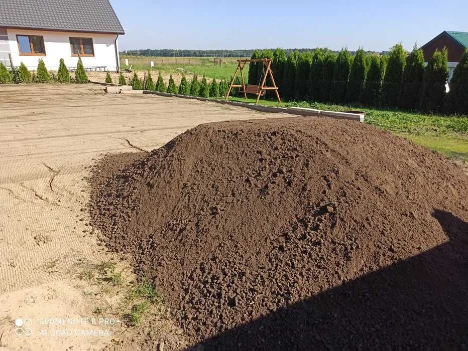 ziemia czarna humus zasypka czarnoziem pod kostke zólty piasek zasypow
